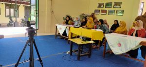 Read more about the article Dinas Kominfo Sambas Fasilitasi Zoom Meeting Terkait IG Tenun Cual