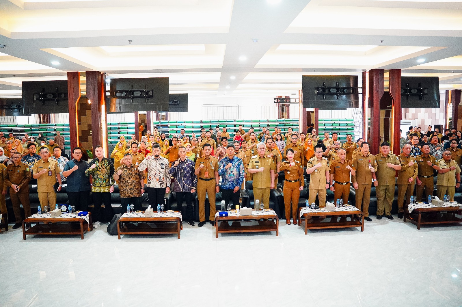 You are currently viewing Plt Kadis Kominfo Sambas Hadiri Smart Province Summit 2025 Kalimantan Barat