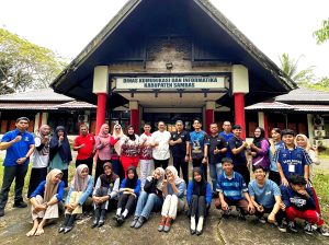 Read more about the article Diskominfo Sambas Gelar Senam Sehat Jumat Pagi Bersama KORMI