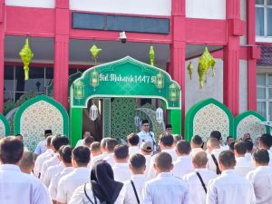 Read more about the article Tingkatkan Disiplin Pasca Lebaran, Dinas Kominfo Sambas Ikuti Apel Gabungan di Kantor Bupati