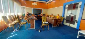 Read more about the article Diskominfo Kabupaten Sambas Fasilitasi Forum Diskusi Aktual Kajian Penguatan Peran Kemendagri dalam Pengentasan Kemiskinan Dan Penghapusan Kemiskinan Ekstrem