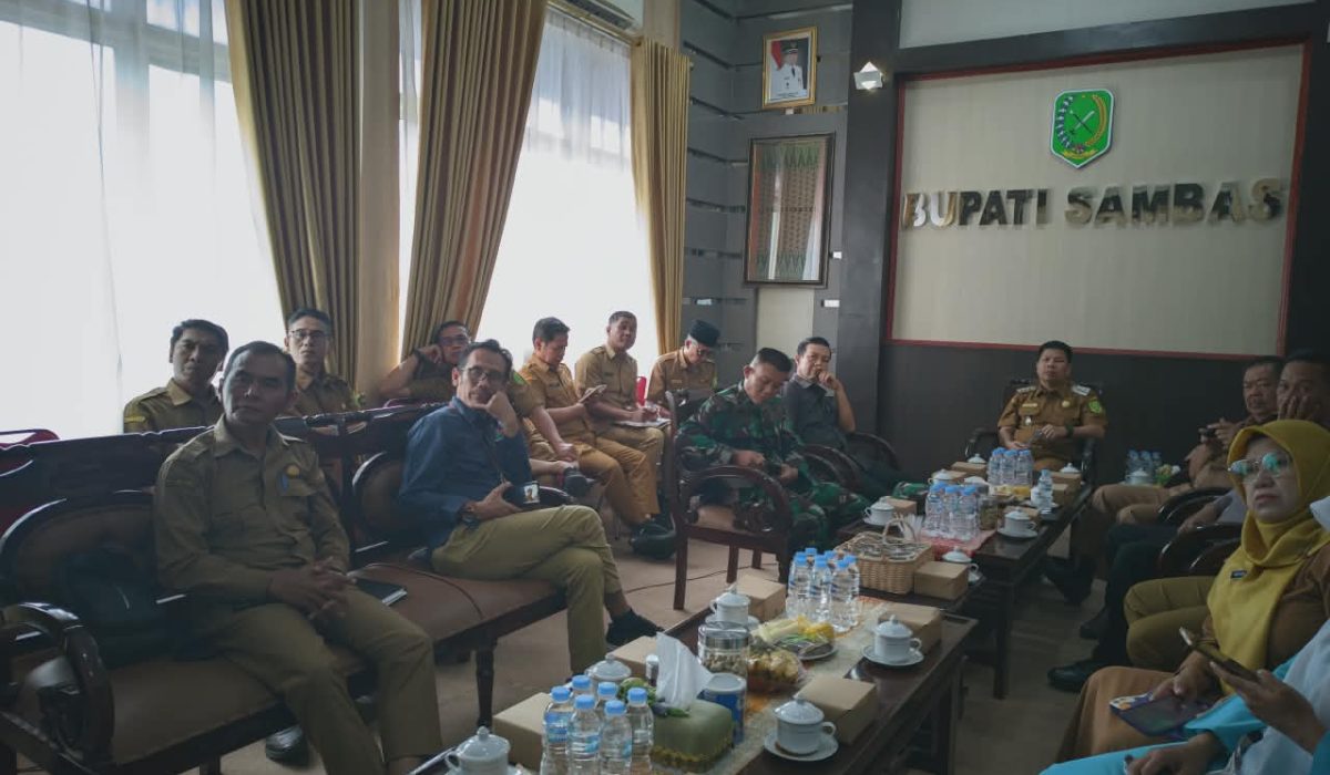 Dinas Kominfo Sambas Fasilitasi Zoom Rakor Inflasi Bersama Bupati