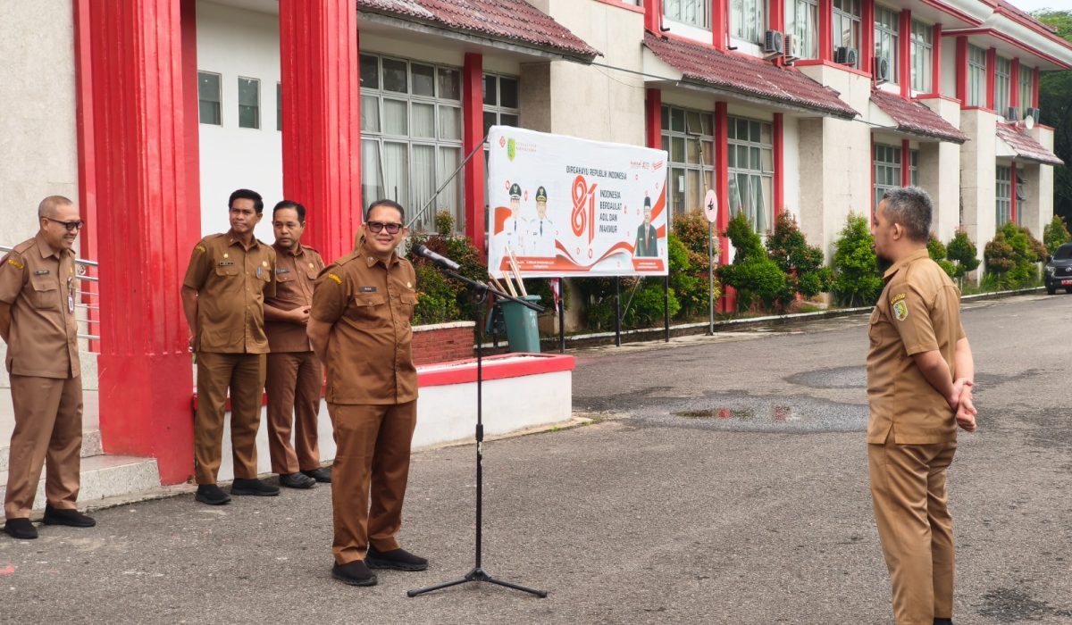Pembina Apel Gabungan, Kadis Kominfo Sambas: Apel Pagi Itu Tanggung Jawab Dan Keberuntungan, Bukan Sekadar Kewajiban!